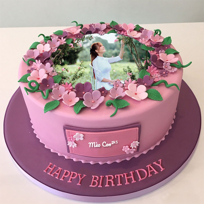 Ghép ảnh và tên lên bánh sinh nhật màu tím  có hoa